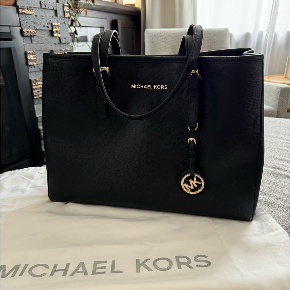 Michael Kors Large Jet Set Travel Tote Bag